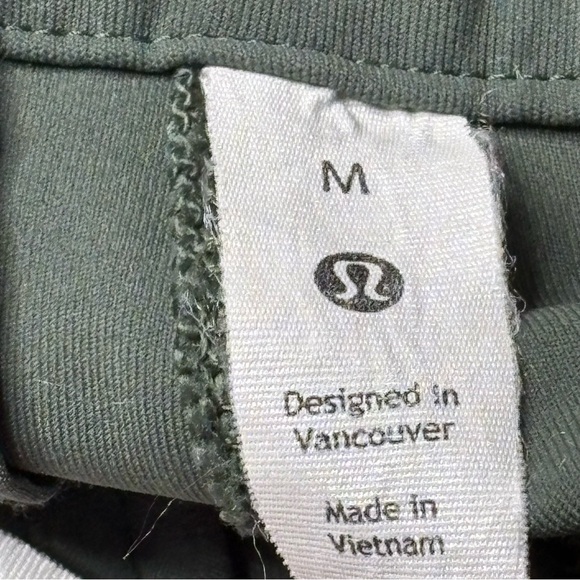 Lululemon Straight-Leg Mid-Rise Pant Luxtreme *Regular - Picture 6 of 6